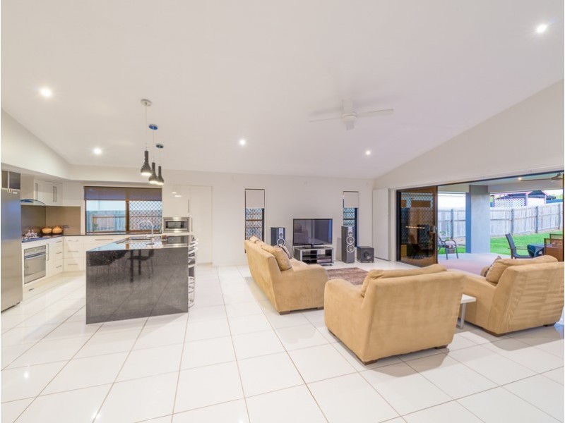 11 Raylene Street, Mount Pleasant QLD 4740