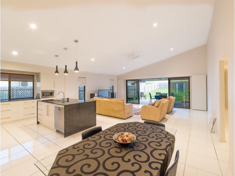 11 Raylene Street, Mount Pleasant QLD 4740