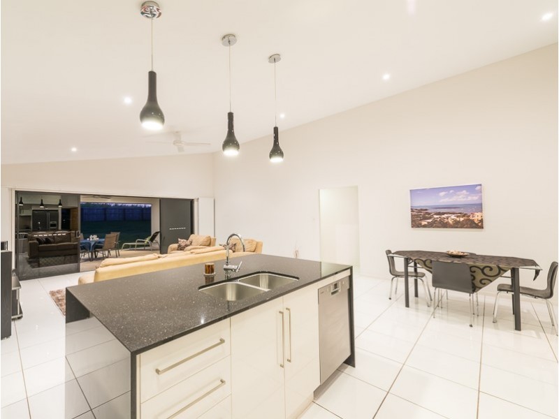 11 Raylene Street, Mount Pleasant QLD 4740