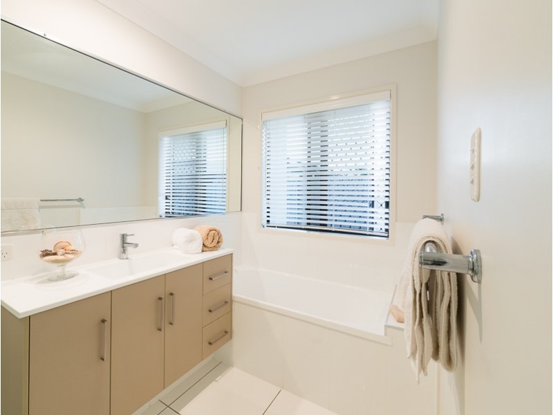 11 Raylene Street, Mount Pleasant QLD 4740