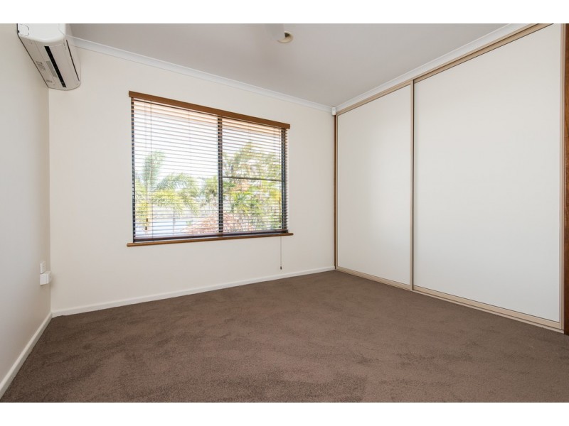 Unit 6 / 25 Beach Road, Dolphin Heads QLD 4740