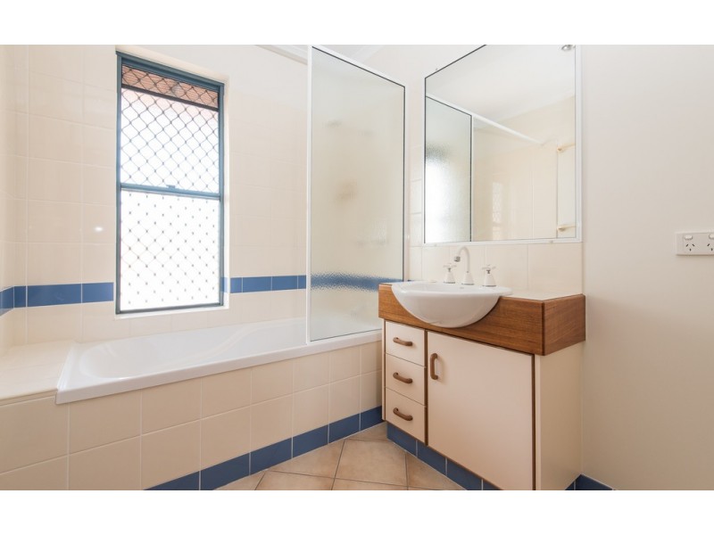 Unit 6 / 25 Beach Road, Dolphin Heads QLD 4740