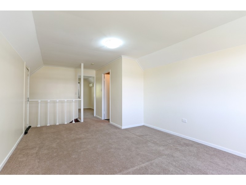 17 Churchill Avenue, Ooralea QLD 4740