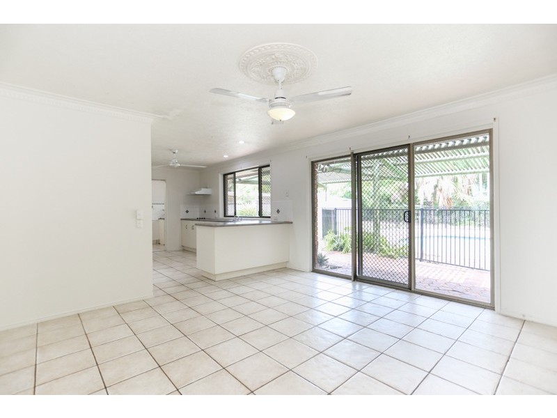 8 Sunset Beach Court, Shoal Point QLD 4750