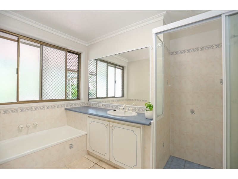 8 Sunset Beach Court, Shoal Point QLD 4750