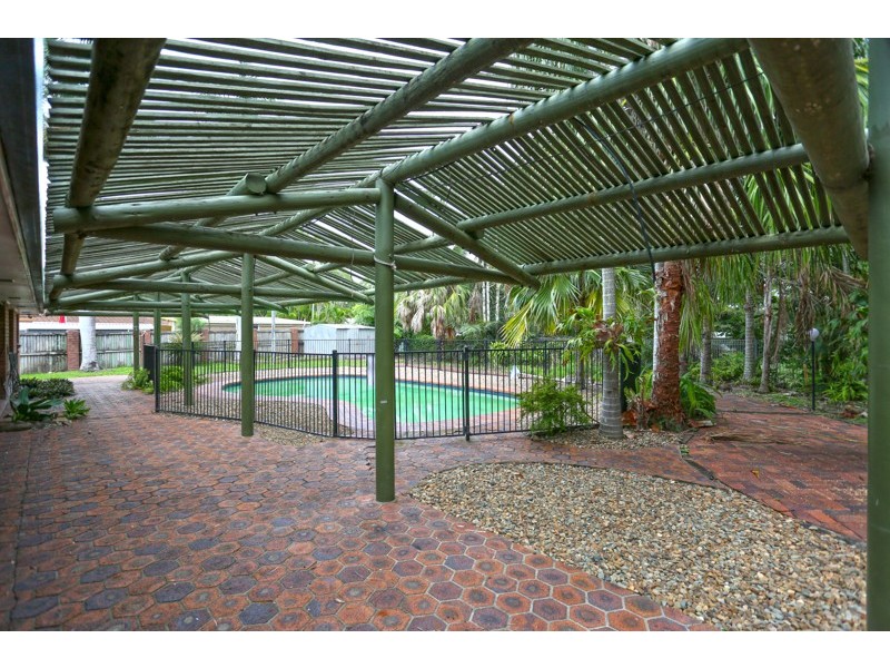 8 Sunset Beach Court, Shoal Point QLD 4750