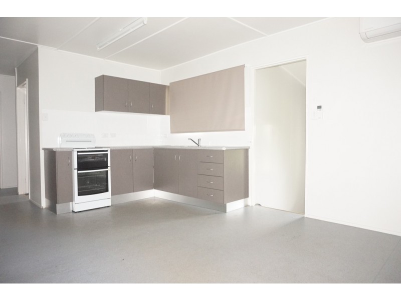 8 Dennis Street, South Mackay QLD 4740