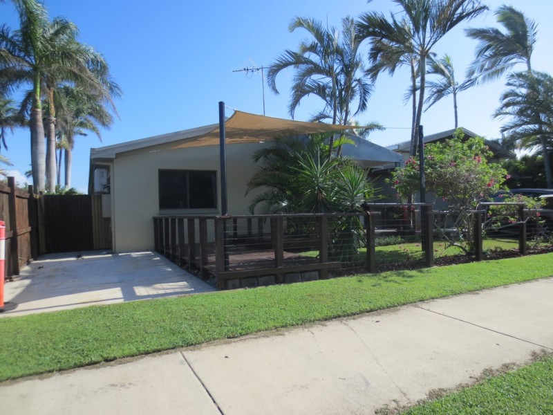 40 South Pacific Ave, Slade Point QLD 4740