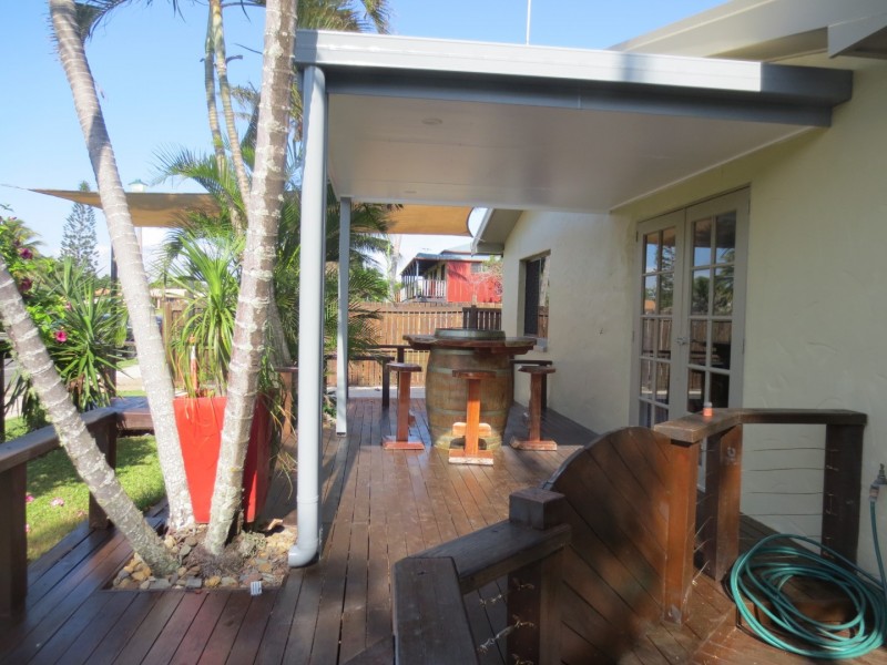 40 South Pacific Ave, Slade Point QLD 4740