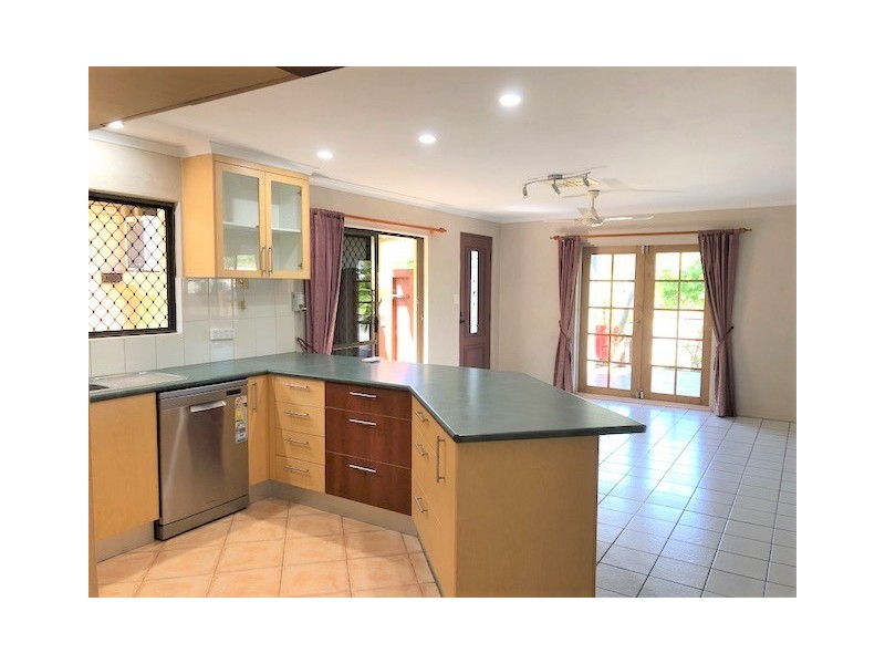 40 South Pacific Ave, Slade Point QLD 4740