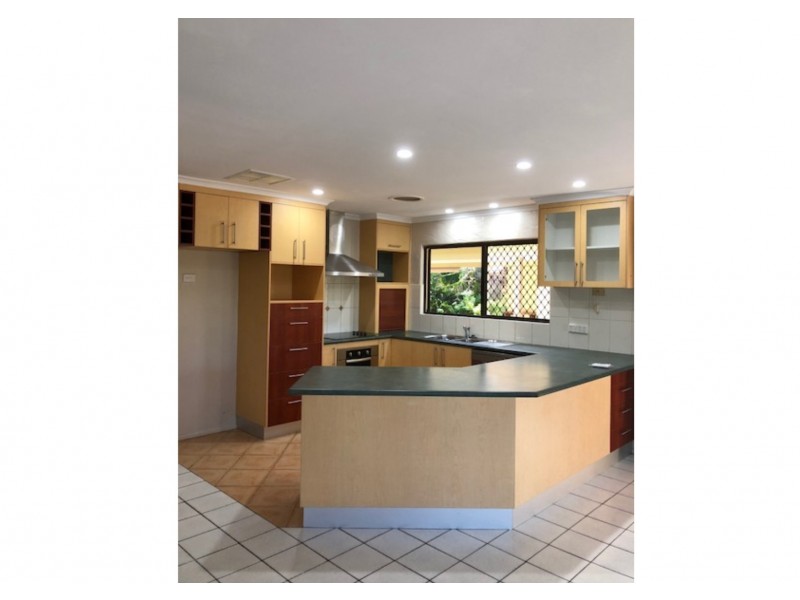 40 South Pacific Ave, Slade Point QLD 4740