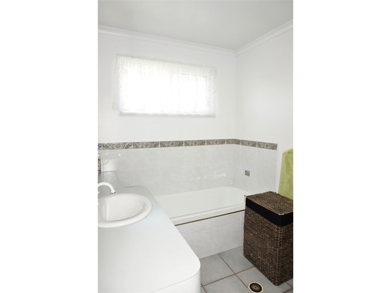 2 Inverness Court, Beaconsfield QLD 4740