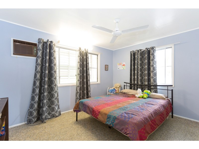15 Cook Street, Bucasia QLD 4750