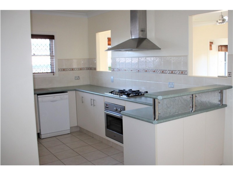 30 Smith Street, West Mackay QLD 4740