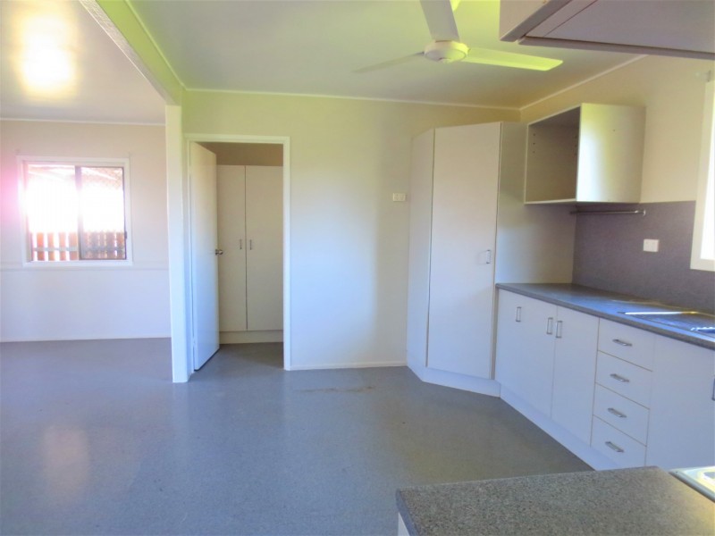 32 Schapers Road, Glenella QLD 4740