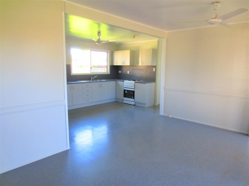 32 Schapers Road, Glenella QLD 4740