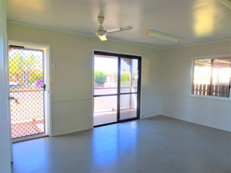 32 Schapers Road, Glenella QLD 4740