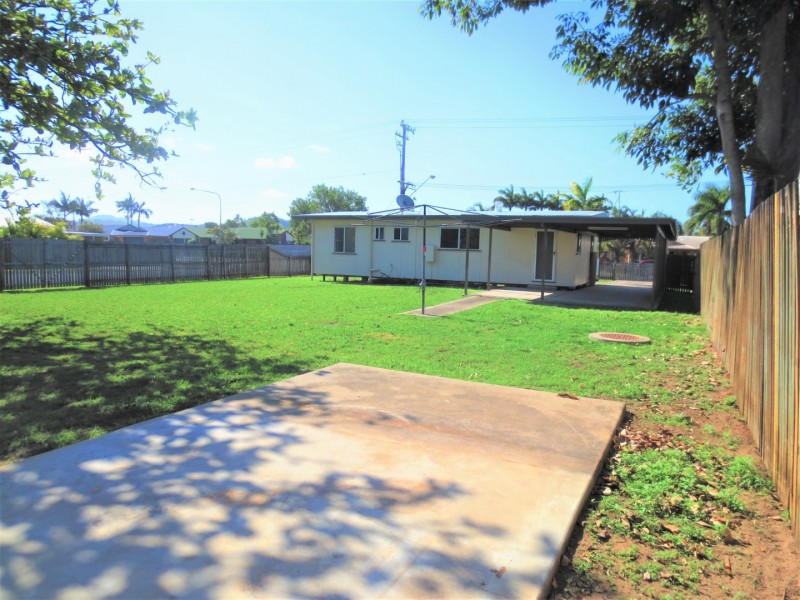32 Schapers Road, Glenella QLD 4740