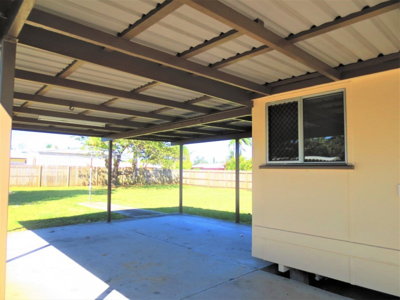 32 Schapers Road, Glenella QLD 4740