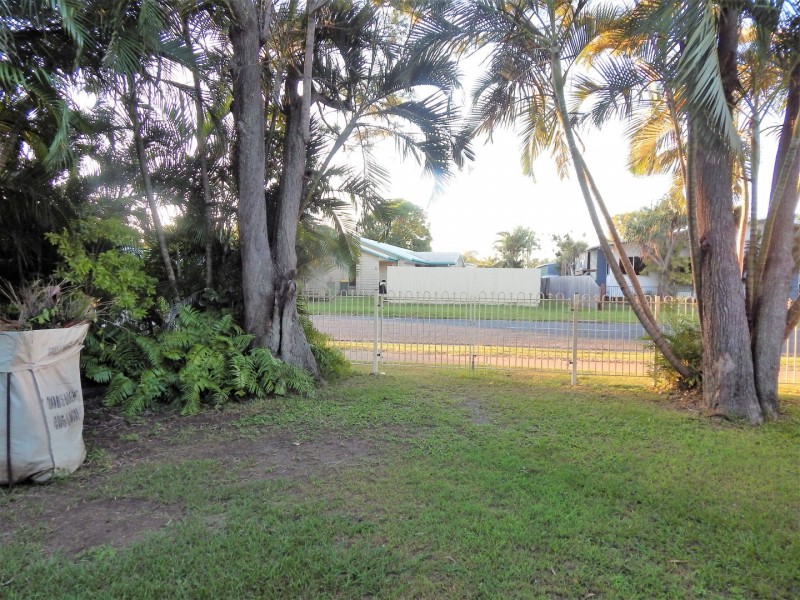 3 Kemp Street, Bucasia QLD 4750