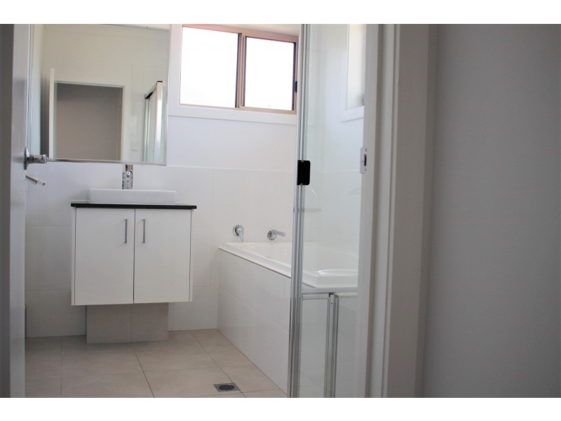 16 Vaucluse Crescent, East Mackay QLD 4740