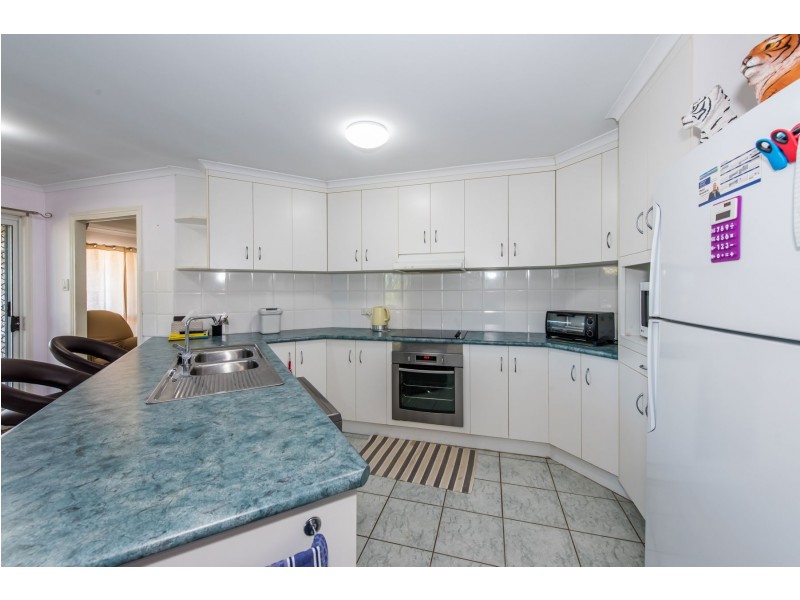 4 Ryan Court, Rural View QLD 4740