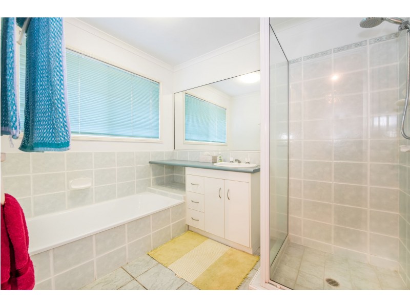 4 Ryan Court, Rural View QLD 4740