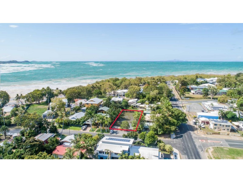 2 Swan Street, Slade Point QLD 4740