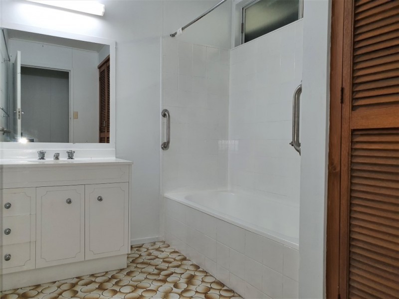 8 Milne Lane, West Mackay QLD 4740