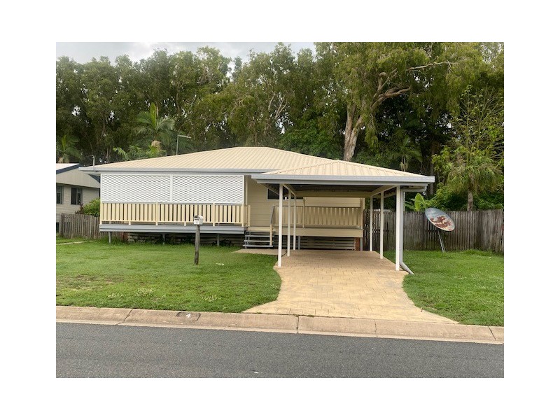 4 Blackwood Street, Slade Point QLD 4740