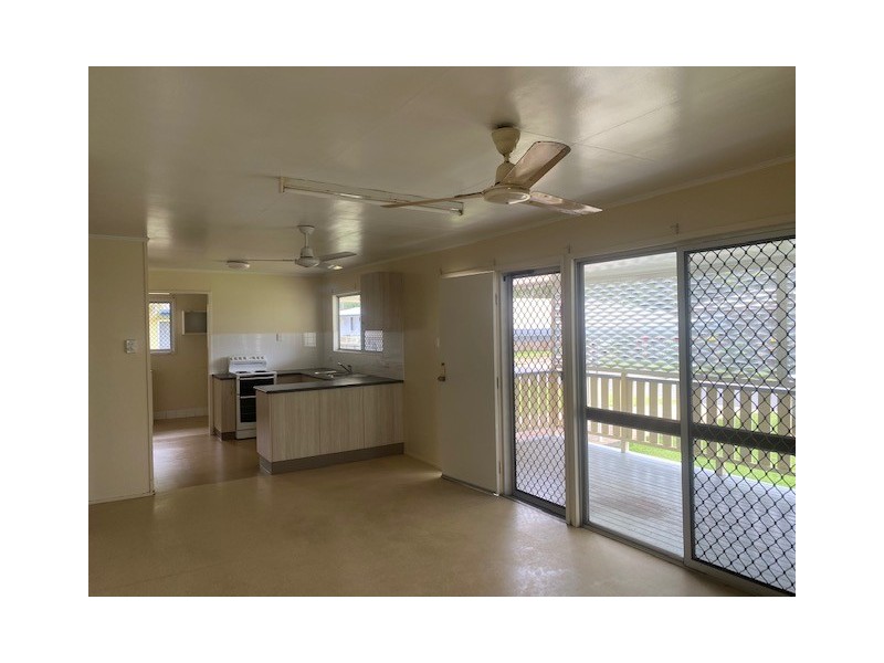 4 Blackwood Street, Slade Point QLD 4740