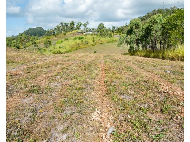 43-45 Aviland Drive, Seaforth QLD 4741