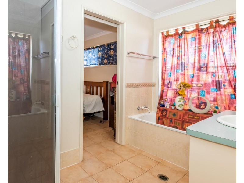 15 Seabreeze Court, Slade Point QLD 4740