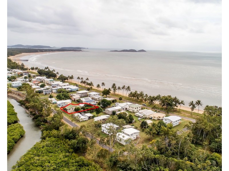 33 Evans Avenue, Seaforth QLD 4741