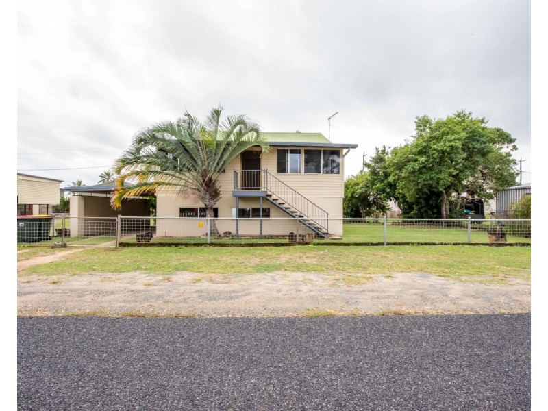 33 Evans Avenue, Seaforth QLD 4741