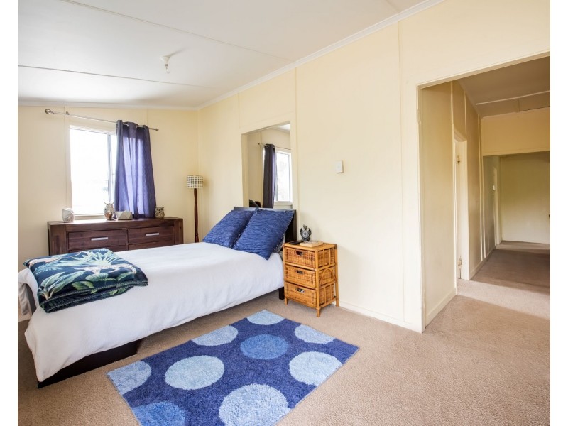 33 Evans Avenue, Seaforth QLD 4741