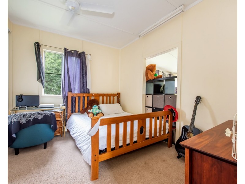 33 Evans Avenue, Seaforth QLD 4741