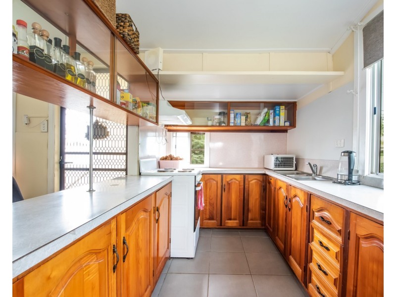 33 Evans Avenue, Seaforth QLD 4741