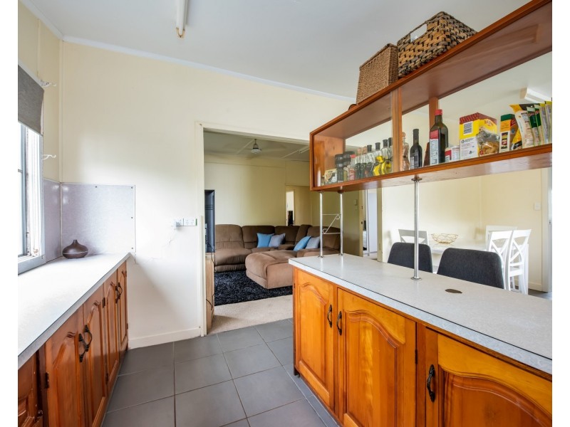 33 Evans Avenue, Seaforth QLD 4741