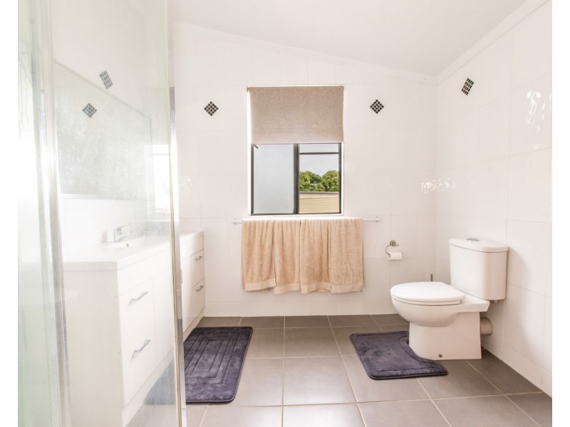 33 Evans Avenue, Seaforth QLD 4741