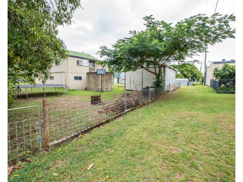 33 Evans Avenue, Seaforth QLD 4741