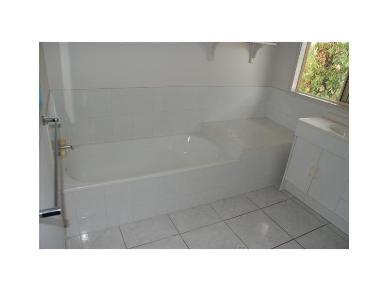 2/27 Romeo Street, South Mackay QLD 4740