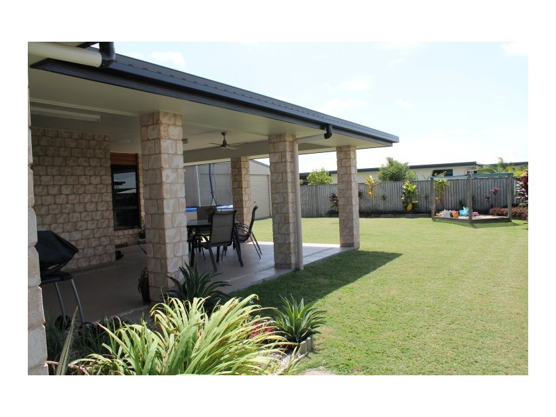 35 Canecutters Drive, Ooralea QLD 4740