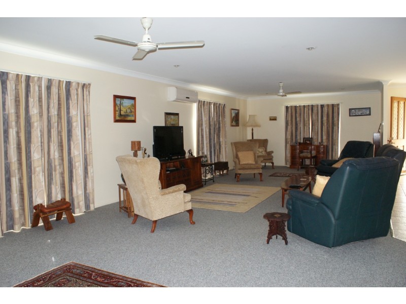 27 Lois Street, Mount Pleasant QLD 4740