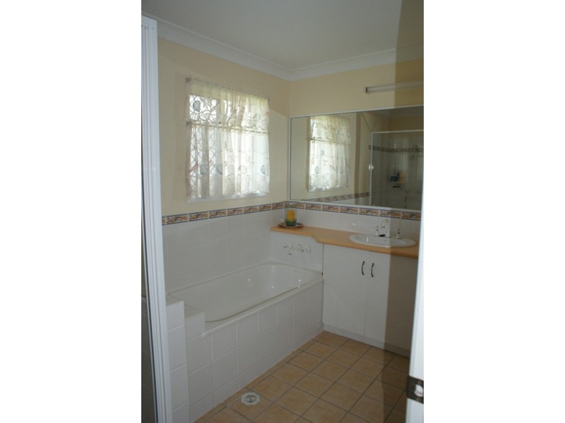 27 Lois Street, Mount Pleasant QLD 4740