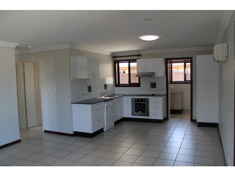 Unit 1 4 Symons Street, South Mackay QLD 4740