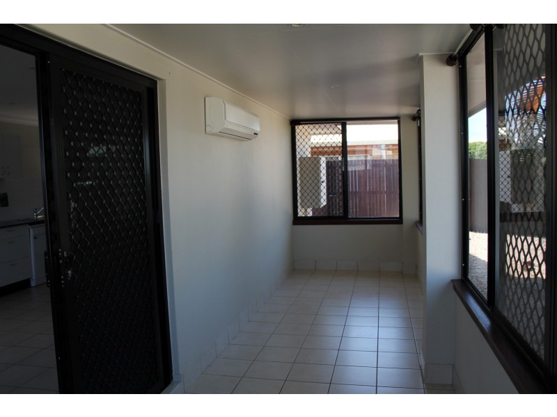 Unit 1 4 Symons Street, South Mackay QLD 4740