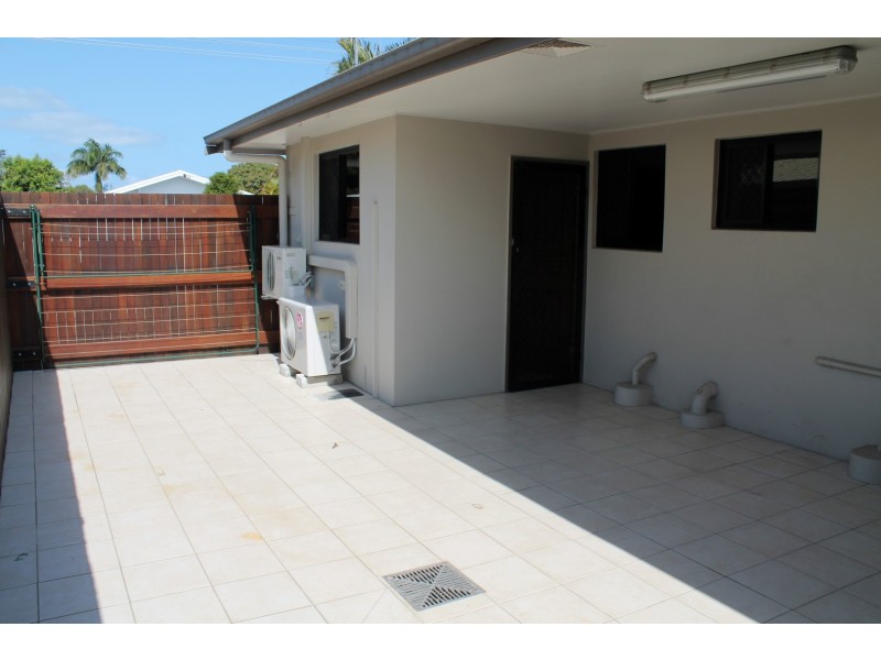 Unit 1 4 Symons Street, South Mackay QLD 4740