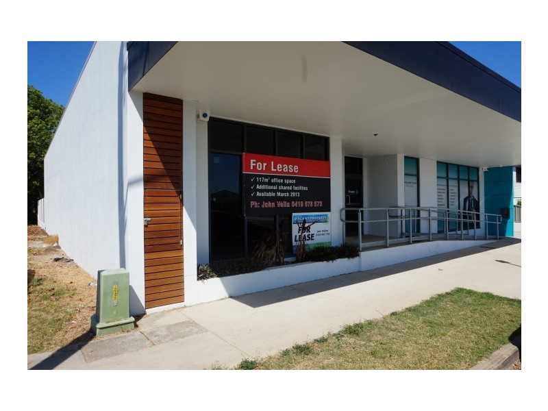 8 Evans Avenue, North Mackay QLD 4740