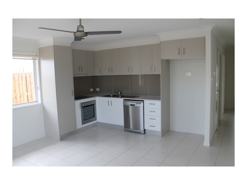 2/2 Burleigh Court, Blacks Beach QLD 4740